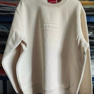 Supreme Logo Sweatshirt